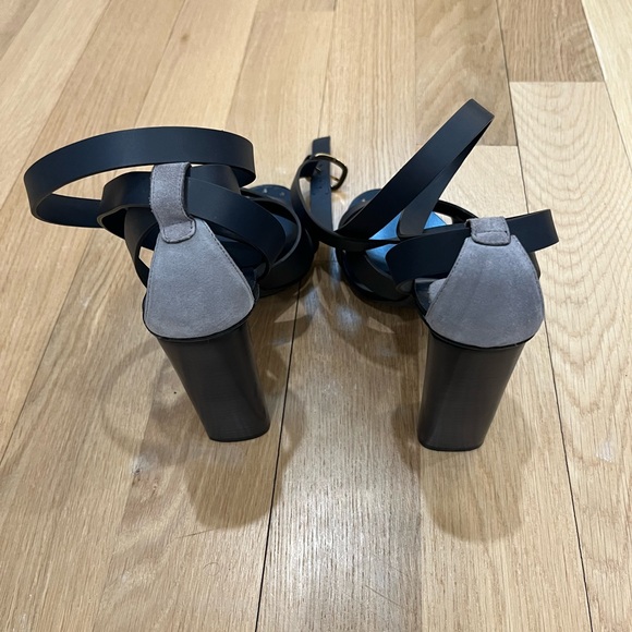 ✨Gucci Leather Heels✨ - Picture 4 of 16